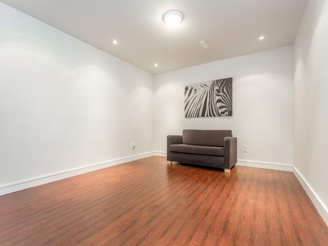 10 - 17 Gosford Blvd, Townhouse with 3 bedrooms, 3 bathrooms and 1 parking in Toronto ON | Image 19