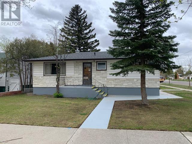 502 28 Street S, House detached with 2 bedrooms, 2 bathrooms and 2 parking in Lethbridge AB | Card Image
