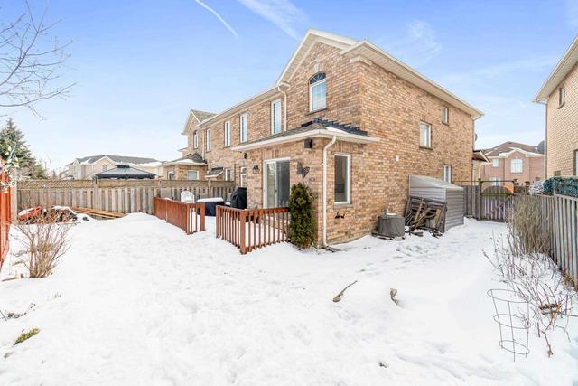 42 Nostalgia Crt, House semidetached with 3 bedrooms, 4 bathrooms and 4 parking in Brampton ON | Image 17