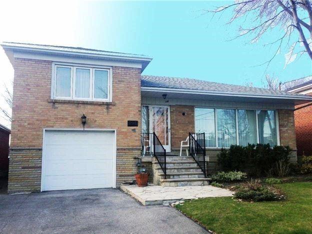 296 Betty Ann Dr, House detached with 3 bedrooms, 3 bathrooms and 4 parking in Toronto ON | Image 1