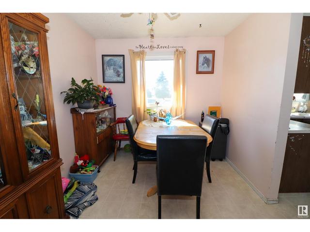 9520 150 Av Nw Nw, House detached with 3 bedrooms, 1 bathrooms and null parking in Edmonton AB | Image 11