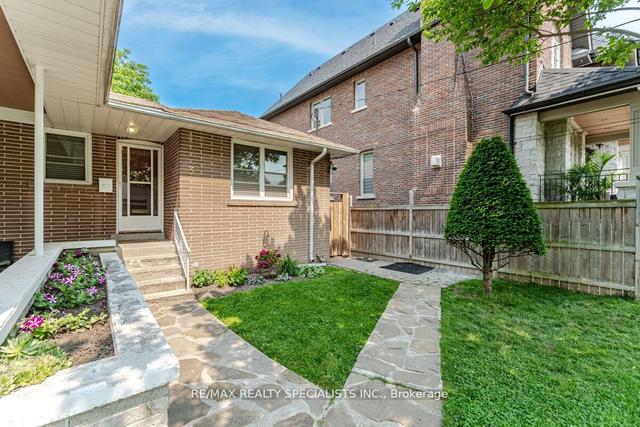 3 Allan Park Rd, House detached with 2 bedrooms, 2 bathrooms and 6 parking in Toronto ON | Image 23