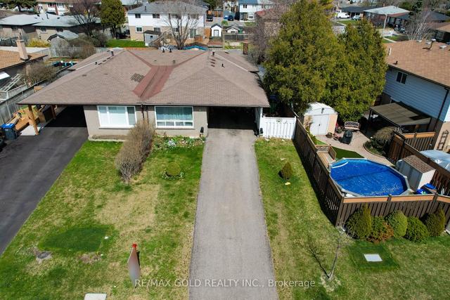 5 Earlsdale Cres, House semidetached with 3 bedrooms, 2 bathrooms and 7 parking in Brampton ON | Image 1