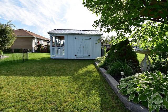 5573 Meadowbrook Drive, Home with 2 bedrooms, 2 bathrooms and 3 parking in South Dundas ON | Image 28