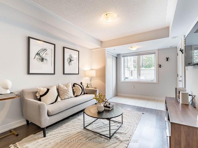 301 - 6 Drummond St, Townhouse with 1 bedrooms, 1 bathrooms and 1 parking in Toronto ON | Image 5