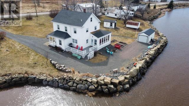 13291 Highway 6, House detached with 4 bedrooms, 2 bathrooms and null parking in Cumberland, Subd. D NS | Image 1