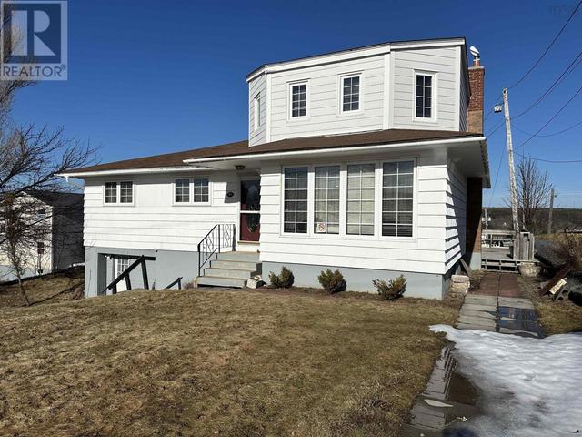 204 Hiram Street, House detached with 4 bedrooms, 1 bathrooms and null parking in Port Hawkesbury NS | Image 1