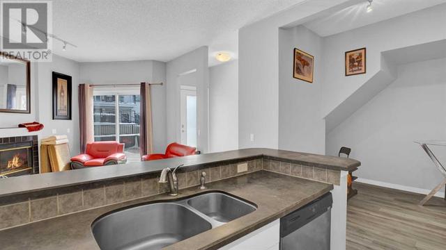 17, - 605 15 Avenue Sw, Condo with 2 bedrooms, 1 bathrooms and 1 parking in Calgary AB | Image 8