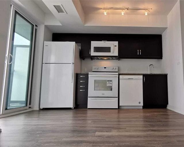 704 - 30 Meadowglen Pl, Condo with 1 bedrooms, 1 bathrooms and 0 parking in Toronto ON | Image 9