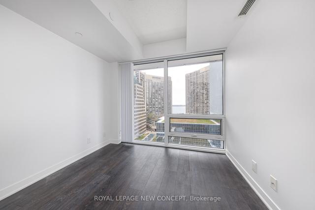 1408 - 88 Harbour St, Condo with 1 bedrooms, 1 bathrooms and 0 parking in Toronto ON | Image 2