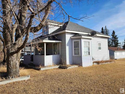 5333 49 Av, House detached with 1 bedrooms, 1 bathrooms and 4 parking in Elk Point AB | Card Image