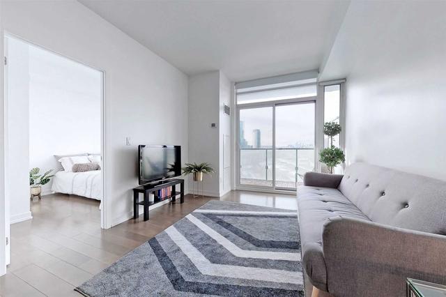801 - 170 Fort York Blvd, Condo with 1 bedrooms, 1 bathrooms and 1 parking in Toronto ON | Image 2