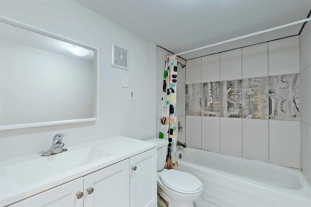 342 Moore Park Ave, House detached with 3 bedrooms, 2 bathrooms and 4 parking in Toronto ON | Image 17