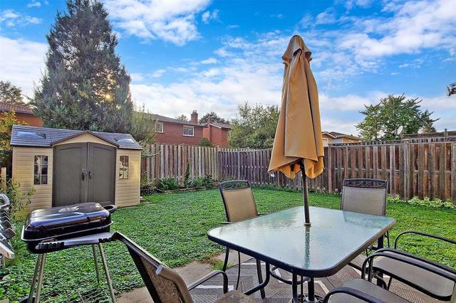 3241 Mccarthy Crt, House semidetached with 3 bedrooms, 3 bathrooms and 6 parking in Mississauga ON | Image 28