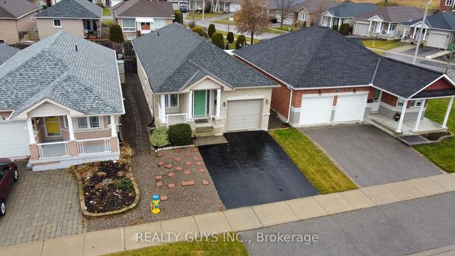 858 Wentworth St, House detached with 2 bedrooms, 2 bathrooms and 3 parking in Peterborough ON | Image 28