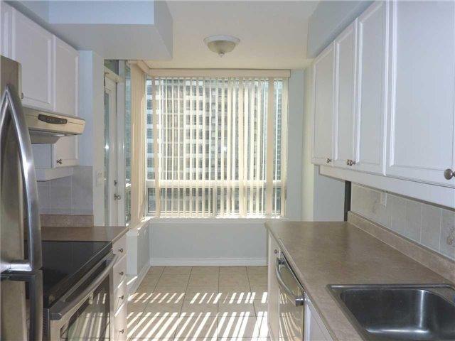 1001 - 3 Rean Dr, Condo with 2 bedrooms, 2 bathrooms and 1 parking in Toronto ON | Image 2
