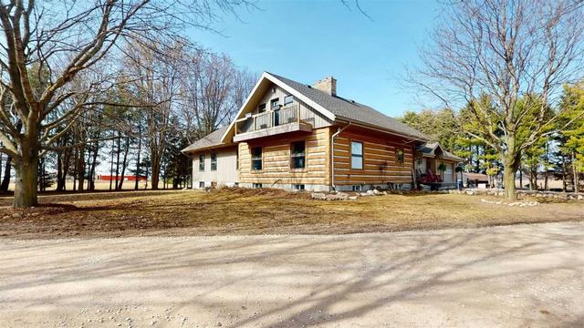 8599 Concession Rd 6, Home with 3 bedrooms, 3 bathrooms and 11 parking in Mapleton ON | Image 30