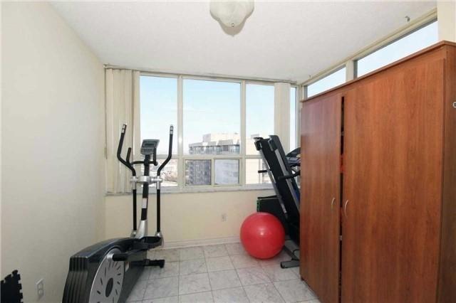 1802 - 30 Malta Ave, Condo with 3 bedrooms, 2 bathrooms and 1 parking in Brampton ON | Image 9