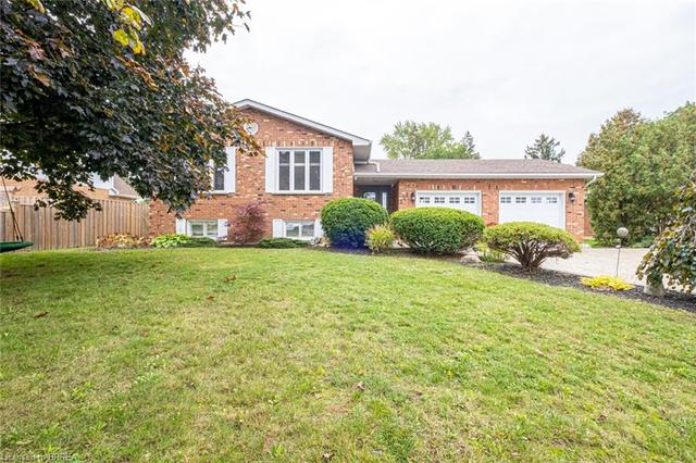 121 Tollgate Road, House detached with 4 bedrooms, 2 bathrooms and 8 parking in Brantford ON | Image 1