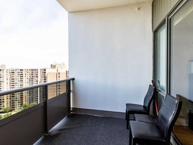 ph6 - 627 The West Mall Dr, Condo with 3 bedrooms, 2 bathrooms and 1 parking in Toronto ON | Image 19