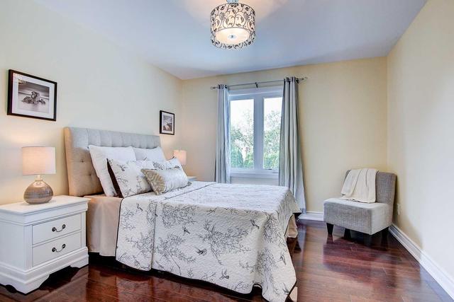 16 Rae Cres, House detached with 5 bedrooms, 4 bathrooms and 6 parking in Markham ON | Image 15