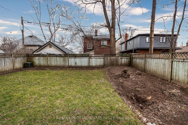 17 Wadsworth Blvd, House detached with 3 bedrooms, 2 bathrooms and 3 parking in Toronto ON | Image 29