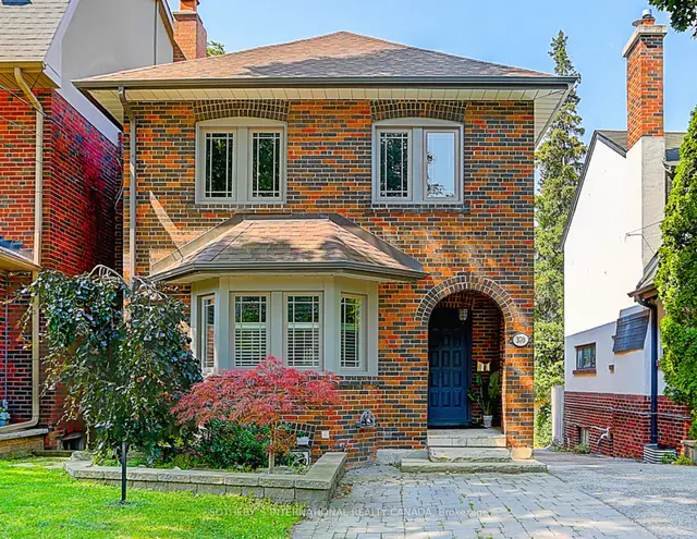 370 Rosewell Ave, House detached with 3 bedrooms, 3 bathrooms and 2 parking in Toronto ON | Image 1