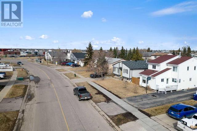 147 Brett Drive, House detached with 4 bedrooms, 3 bathrooms and 5 parking in Wood Buffalo AB | Image 2