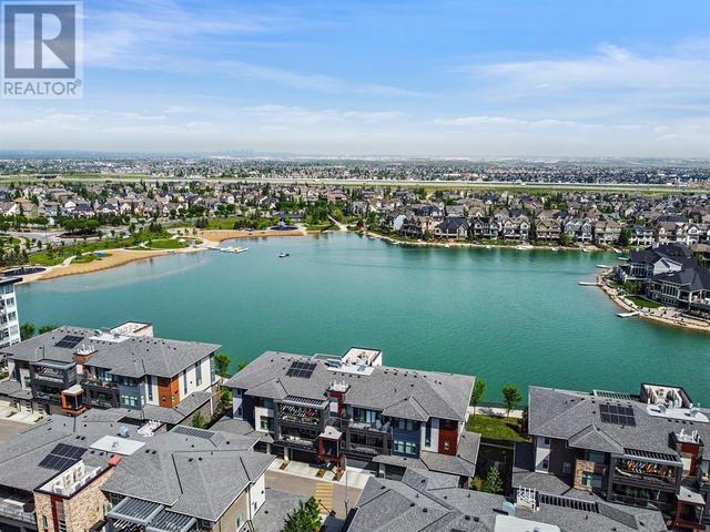101, - 17 Mahogany Circle Se, Condo with 3 bedrooms, 3 bathrooms and 2 parking in Calgary AB | Image 1