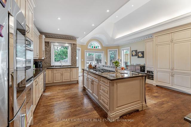 113 Princess Margaret Blvd, House detached with 4 bedrooms, 4 bathrooms and 6 parking in Toronto ON | Image 6