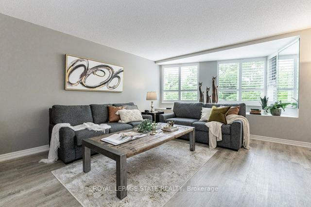 301 - 77 Governor's Rd, Condo with 2 bedrooms, 2 bathrooms and 1 parking in Hamilton ON | Image 3
