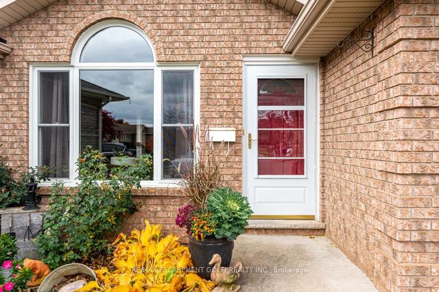 8020 Grossi Crt, House detached with 3 bedrooms, 2 bathrooms and 6 parking in Niagara Falls ON | Image 12