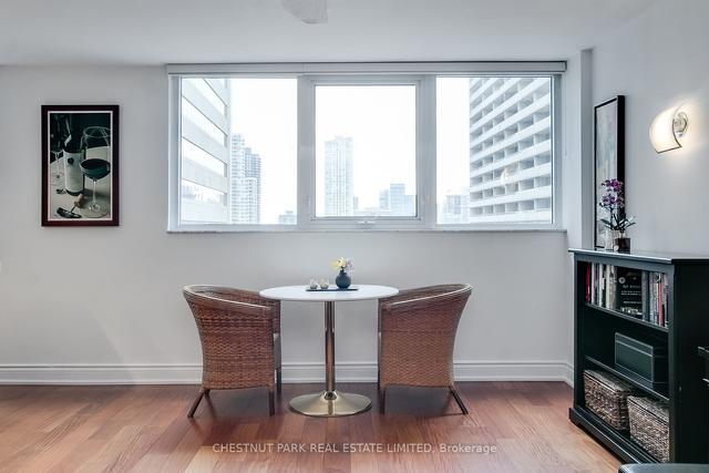 1001 - 360 Bloor St E, Condo with 2 bedrooms, 2 bathrooms and 1 parking in Toronto ON | Image 10