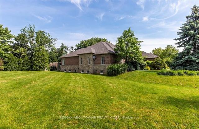 2551 2 Side Rd Rd, House detached with 3 bedrooms, 4 bathrooms and 15 parking in Burlington ON | Image 34