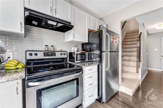 12 Streambank Street, Townhouse with 2 bedrooms, 2 bathrooms and 3 parking in Ottawa ON | Image 10