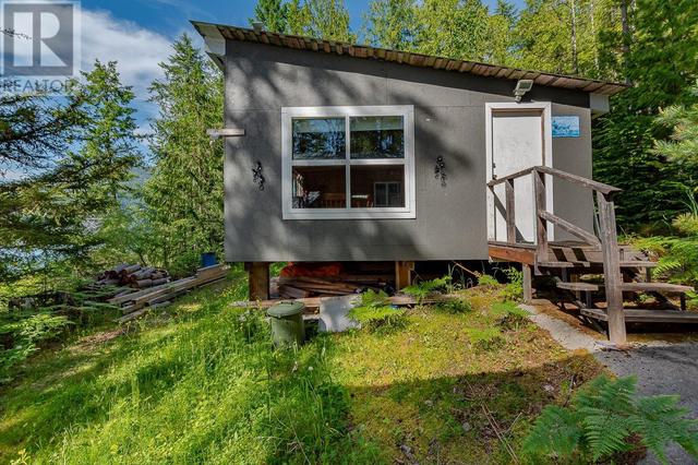 lot 1 Pete Martin Bay, House detached with 8 bedrooms, 1 bathrooms and null parking in Columbia Shuswap E BC | Image 6
