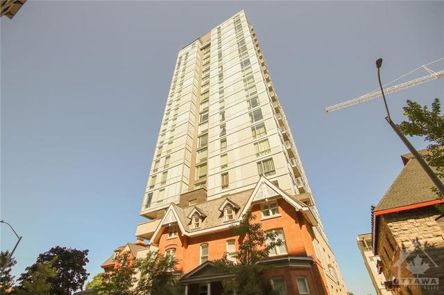 1702 - 428 Sparks Street, Condo with 1 bedrooms, 1 bathrooms and 1 parking in Ottawa ON | Image 2