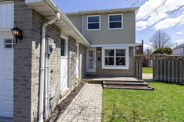 619 Beaver Crt, House semidetached with 3 bedrooms, 3 bathrooms and 2 parking in Milton ON | Image 23