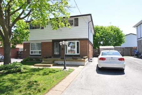 255 Barkley Cres, House semidetached with 3 bedrooms, 2 bathrooms and 3 parking in Oshawa ON | Image 1