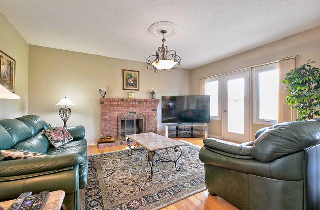 26 Cavalry Tr, House detached with 4 bedrooms, 3 bathrooms and 6 parking in Markham ON | Image 24