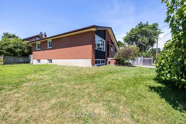 74 High St, House detached with 3 bedrooms, 2 bathrooms and 5 parking in Clarington ON | Image 21