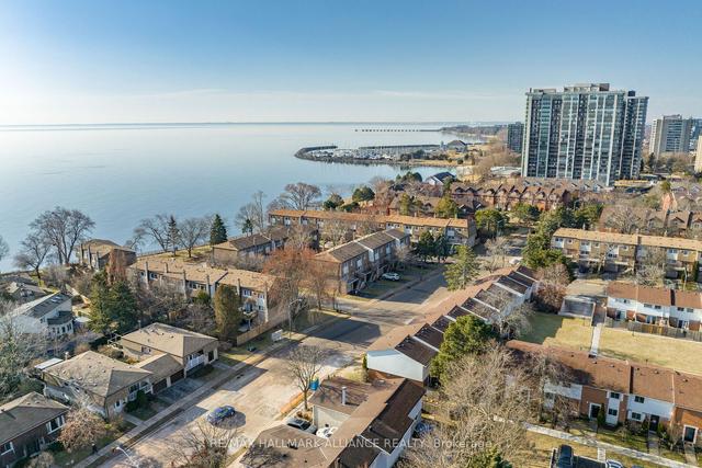 15 - 2095 Marine Dr, Townhouse with 3 bedrooms, 3 bathrooms and 1 parking in Oakville ON | Image 25