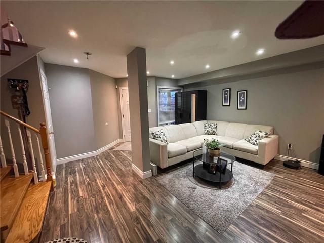 12 Prince Cres, House detached with 3 bedrooms, 3 bathrooms and 8 parking in Brampton ON | Image 32