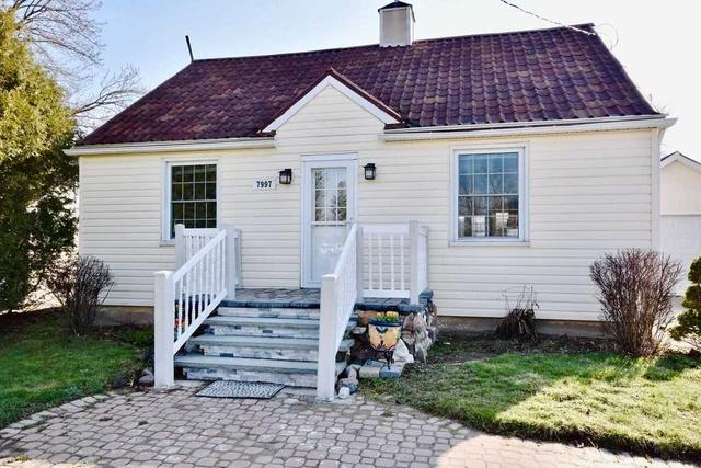 7997 Yonge St, House detached with 2 bedrooms, 2 bathrooms and 8 parking in Innisfil ON | Image 32