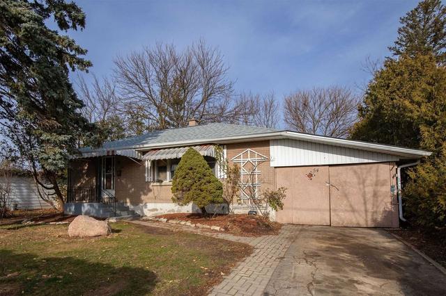 54 Lyndhurst St, House detached with 2 bedrooms, 1 bathrooms and 4 parking in Brantford ON | Image 1