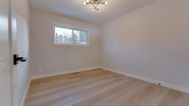 215 Tache Avenue Nw, House detached with 5 bedrooms, 2 bathrooms and 4 parking in Calgary AB | Image 17