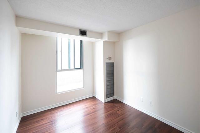 404 - 115 Hillcrest Ave, Condo with 2 bedrooms, 2 bathrooms and 1 parking in Mississauga ON | Image 7
