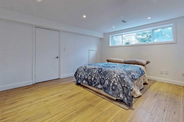 911 Willowdale Ave, House detached with 3 bedrooms, 2 bathrooms and 5 parking in Toronto ON | Image 25