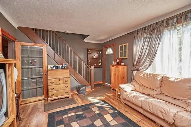 6491 Montrose Rd, House detached with 4 bedrooms, 2 bathrooms and 4 parking in Niagara Falls ON | Image 3