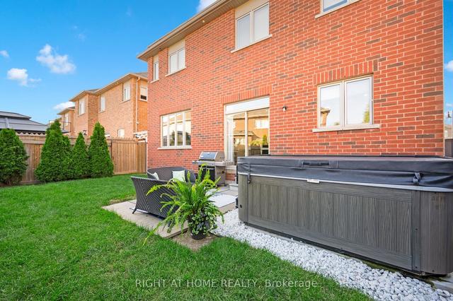 104 Mcknight Ave, House detached with 4 bedrooms, 5 bathrooms and 4 parking in Hamilton ON | Image 28